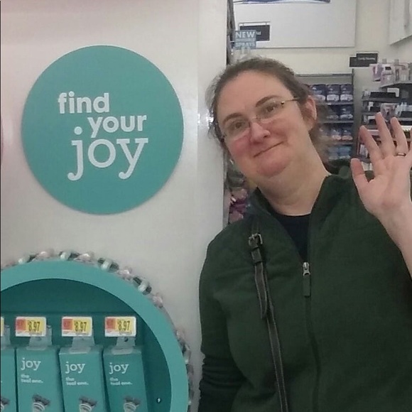 Meet your Life Costumer, Joy - Picture 2 of 7